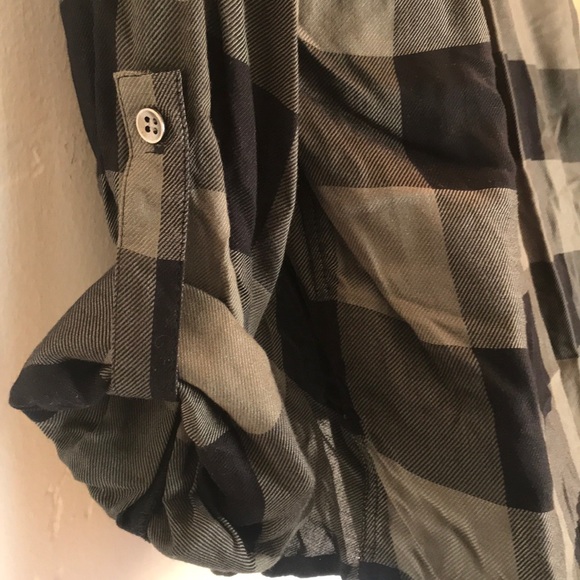 NWT Women's Rock & Republic Drapey Roll Cuff Shirt - Picture 3 of 7